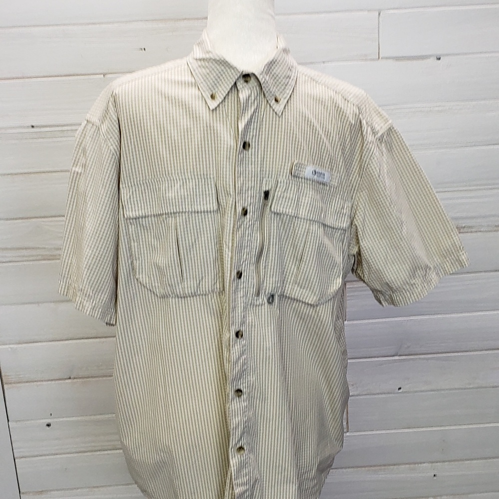 Tan and white checkered men's fishing style shirt
